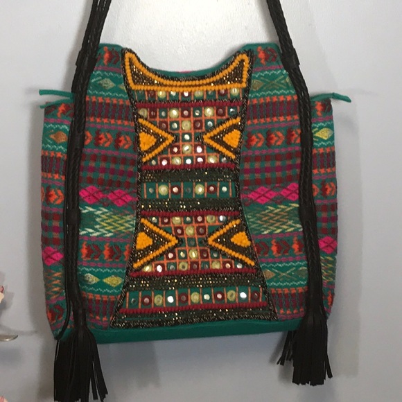 Nwot  Briella embroidered tassel tote boho style - Picture 4 of 8